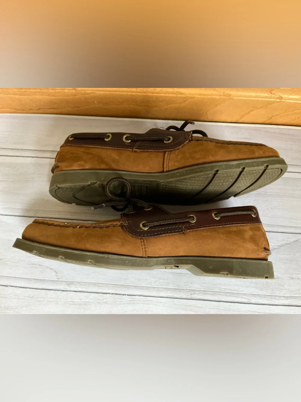 Men’s Sperry top sider Leeward 2 eye 2 tone brown leather boat shoe. Size 8.5